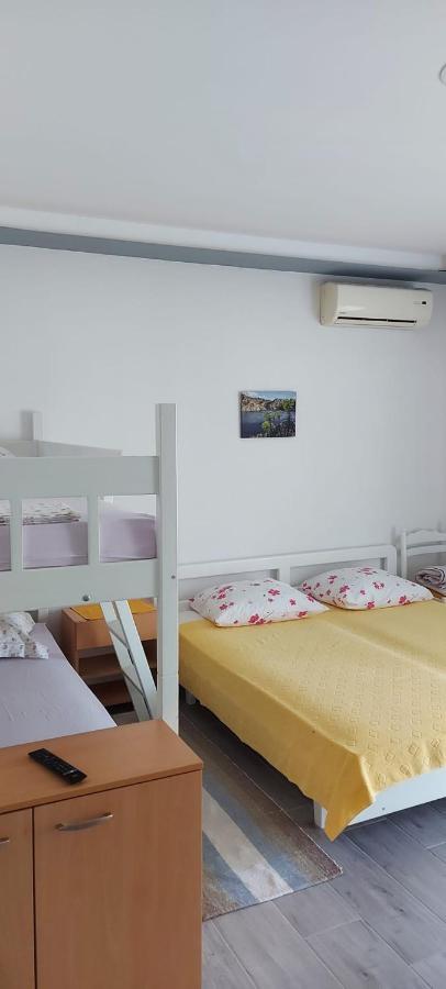 Top Location Živogošće Exteriör bild